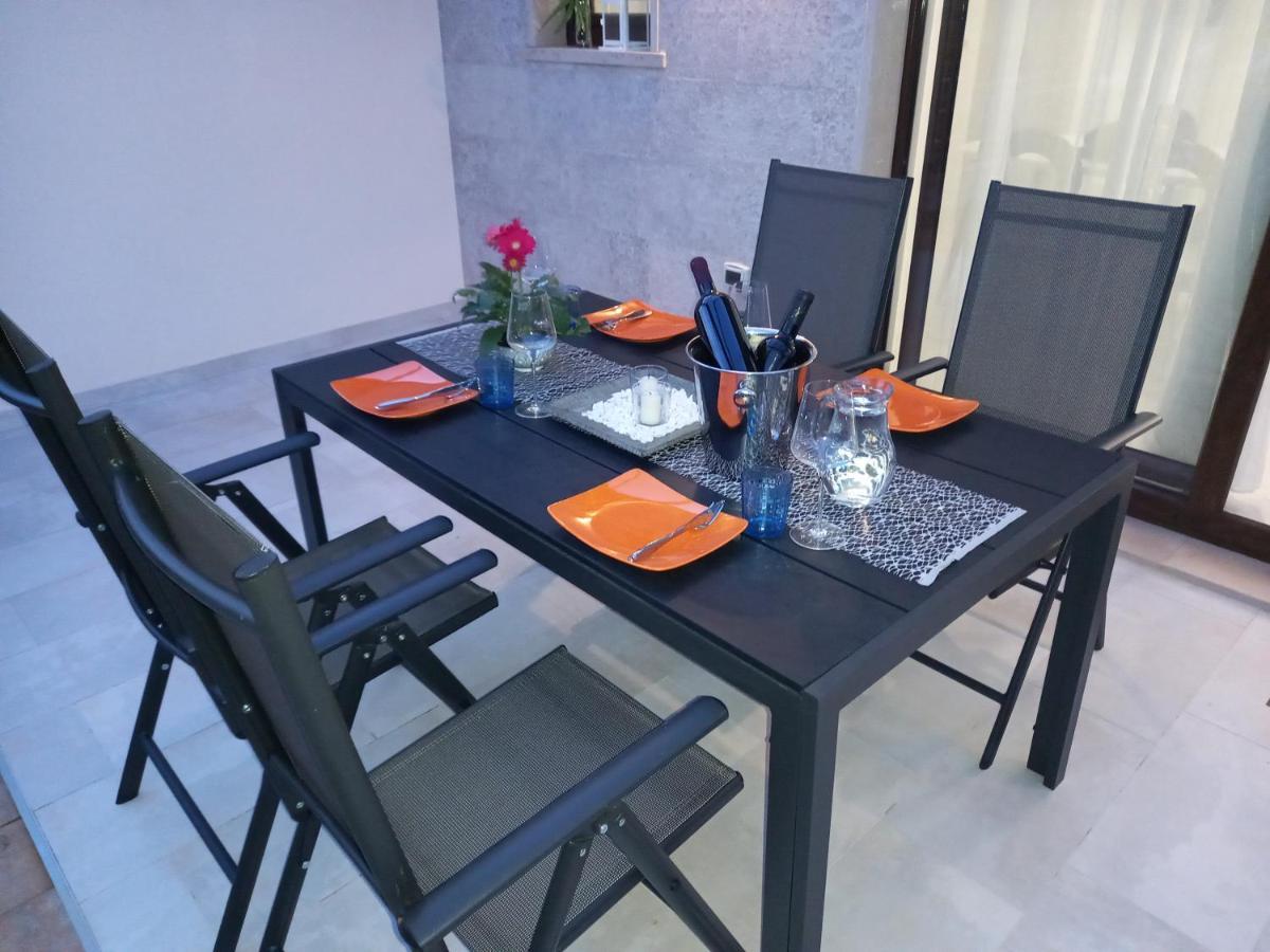 Apartmani Noa I Natali Kaldanija Экстерьер фото