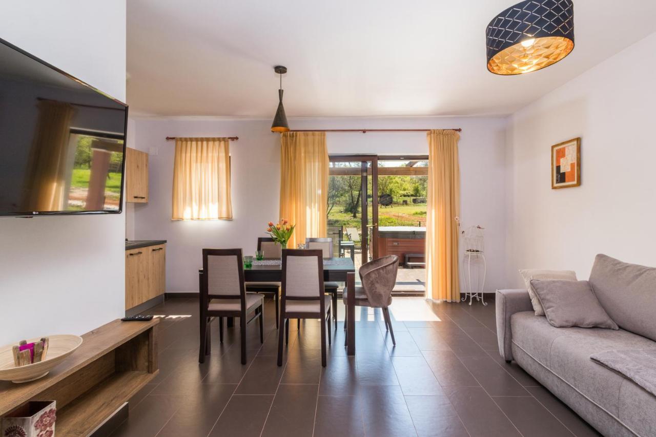 Apartmani Noa I Natali Kaldanija Экстерьер фото