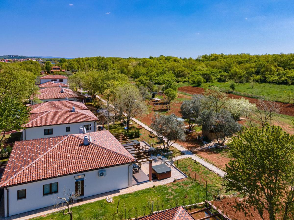 Apartmani Noa I Natali Kaldanija Экстерьер фото