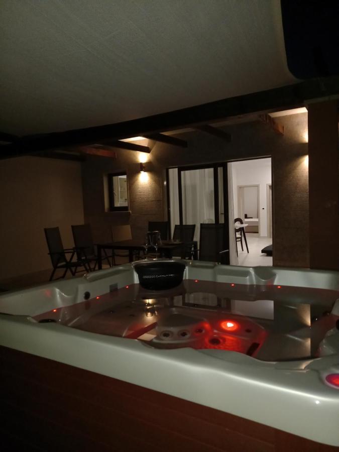 Apartmani Noa I Natali Kaldanija Экстерьер фото